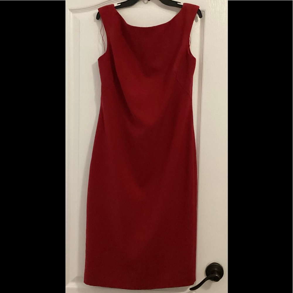 Maggy London - Sleeveless Dress - Midi with back slot - Low Back - Size 4